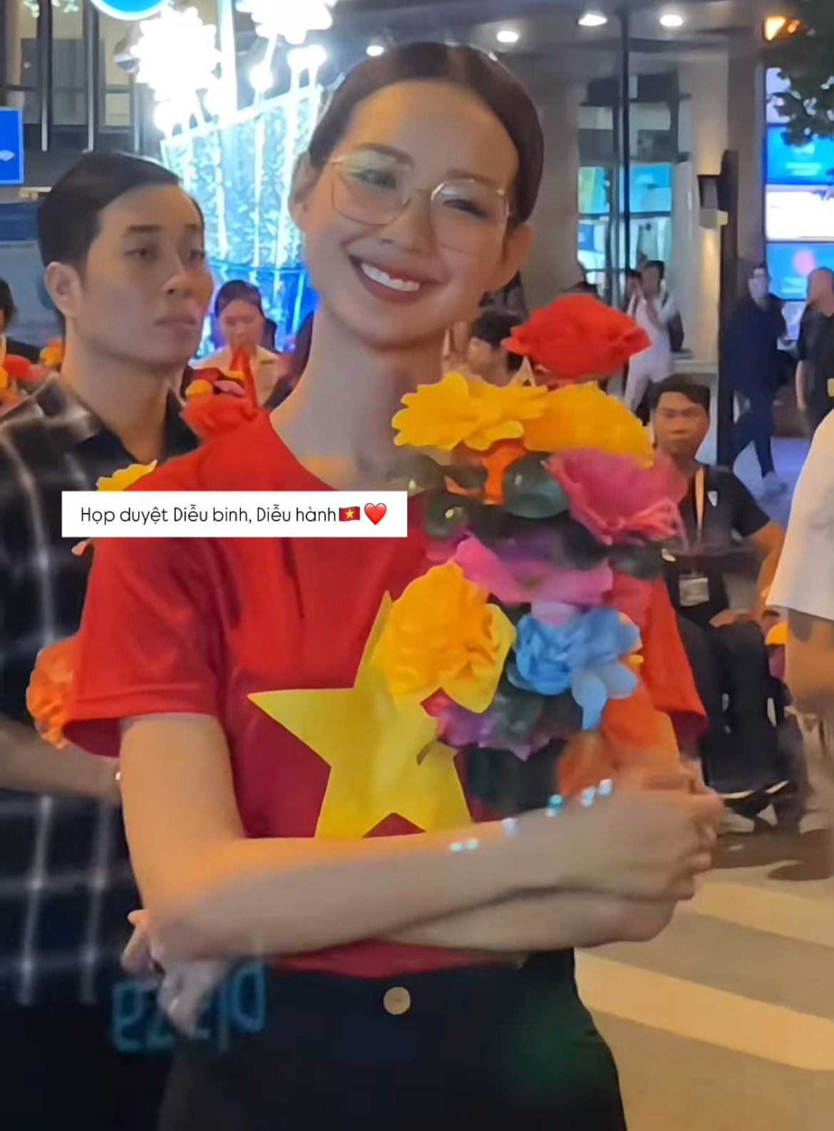 Tổng hợp luyện diễu hành 30/4: Hoa hậu Thanh Thuỷ, Ngọc Châu và dàn nghệ sĩ hào hứng góp mặt- Ảnh 5. Tổng hợp luyện diễu hành 30/4: Hoa hậu Thanh Thuỷ, Ngọc Châu và dàn nghệ sĩ hào hứng góp mặt- Ảnh 5.