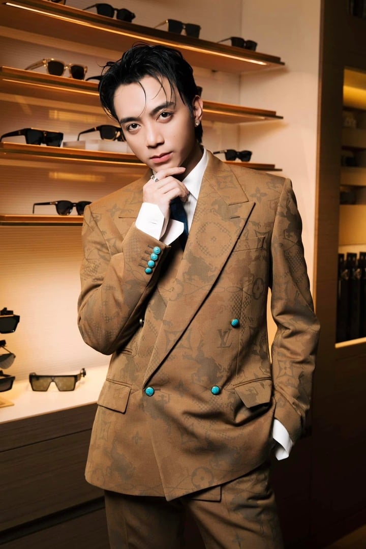 Đường tình của SOOBIN: Nghi vấn hẹn hò Hoa hậu, từng thừa nhận là “dân chơi”- Ảnh 3. Đường tình của SOOBIN: Nghi vấn hẹn hò Hoa hậu, từng thừa nhận là “dân chơi”- Ảnh 3.