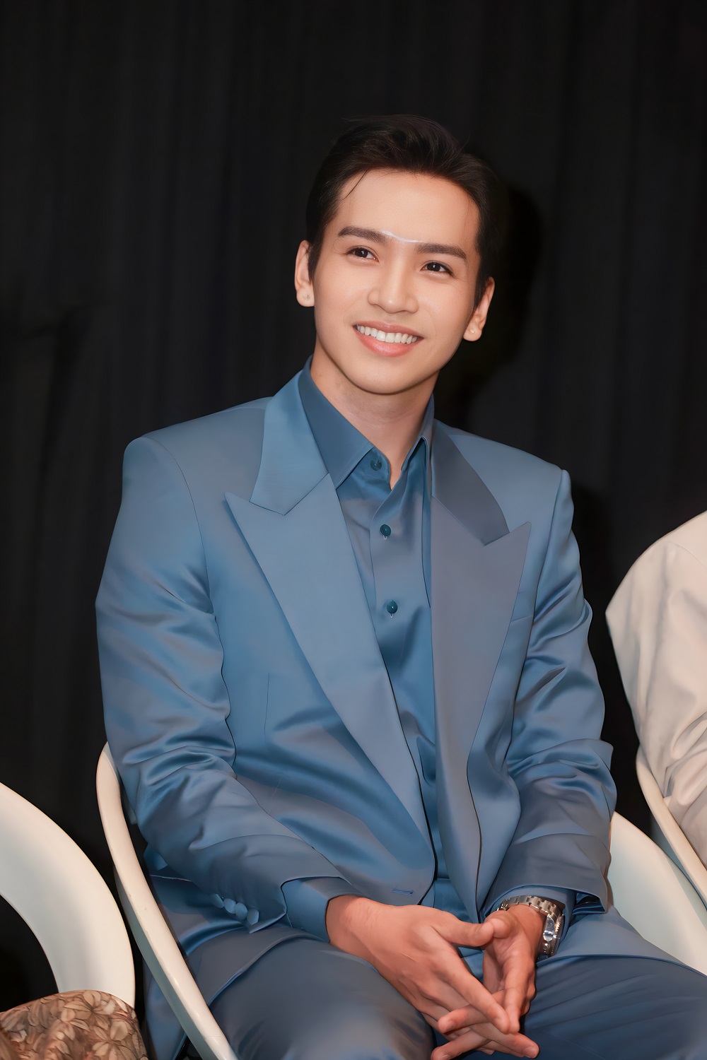 Nam nghệ sĩ Việt nổi tiếng: 35 tuổi vẫn độc thân, đi hát được lì xì nhiều hơn cả tiền cát-xê- Ảnh 1.