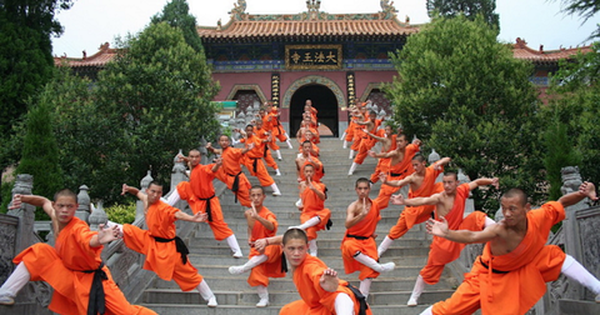 Chùa Thiếu Lâm Tự huyền thoại hiện tại hoạt động ra sao, có giống như trong phim ảnh? img3572 1753708462784917405323 0 0 300 480 crop 1753708467688577204908png