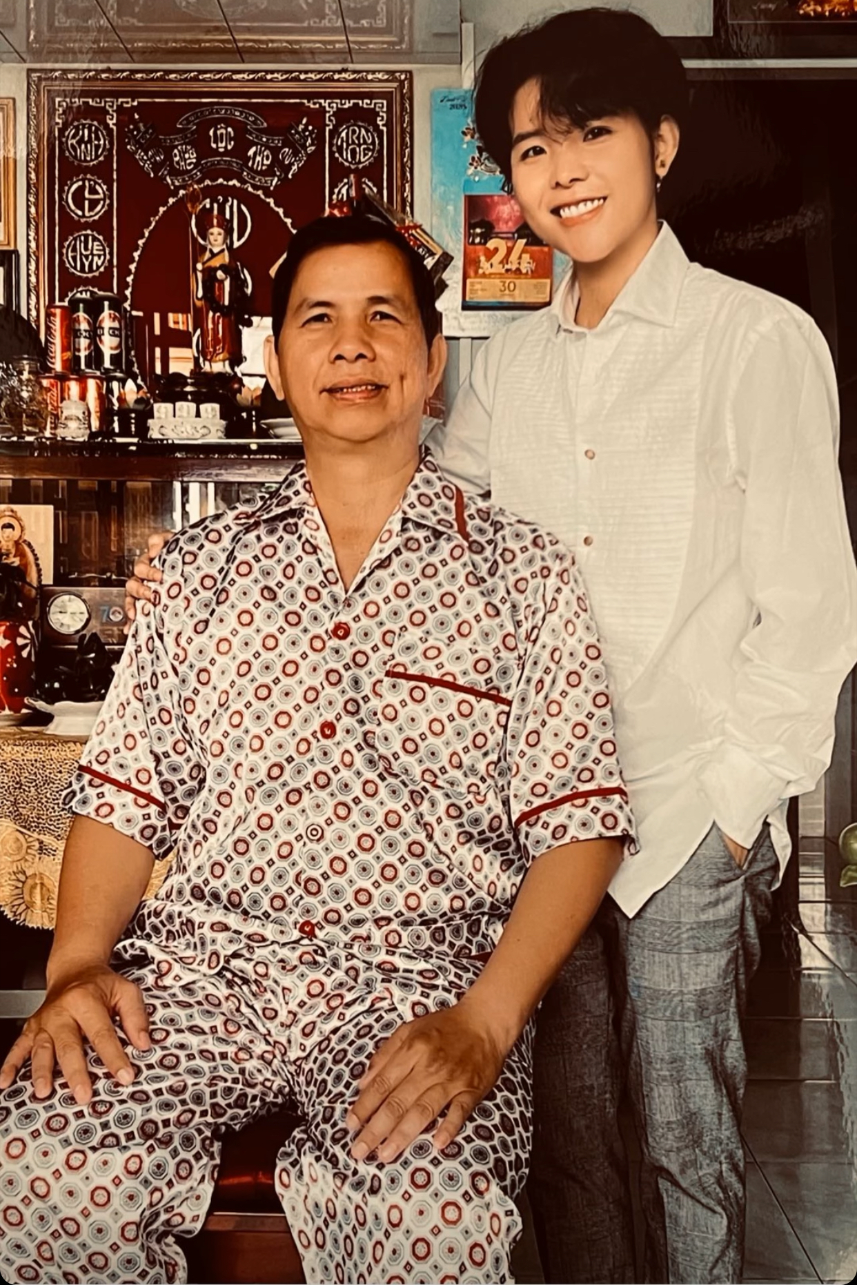 Xót xa trước tin nhắn cuối cùng bố đẻ gửi cho Vũ Cát Tường trước khi mất vì ung thư- Ảnh 3. Xót xa trước tin nhắn cuối cùng bố đẻ gửi cho Vũ Cát Tường trước khi mất vì ung thư- Ảnh 3.