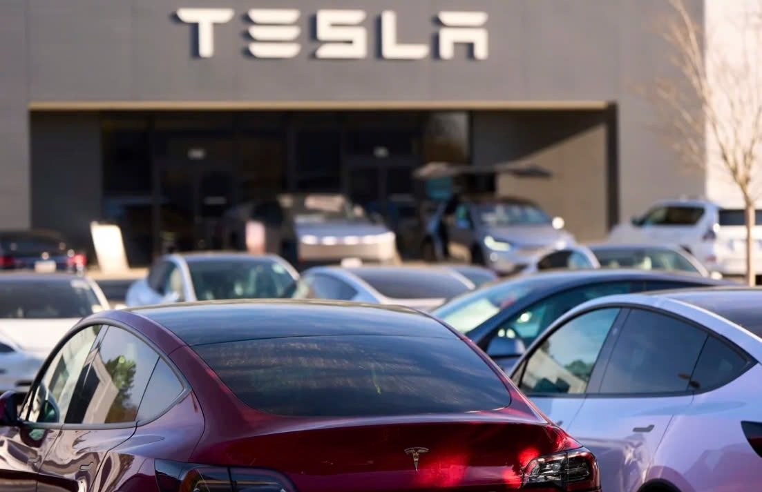 Elon Musk thừa nhận một điều khiến cổ đông Tesla lo sợ: 'Tôi đang làm tới 17 công việc cùng lúc'- Ảnh 2.