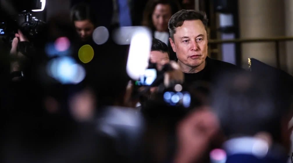 Elon Musk thừa nhận một điều khiến cổ đông Tesla lo sợ: 'Tôi đang làm tới 17 công việc cùng lúc'- Ảnh 1.