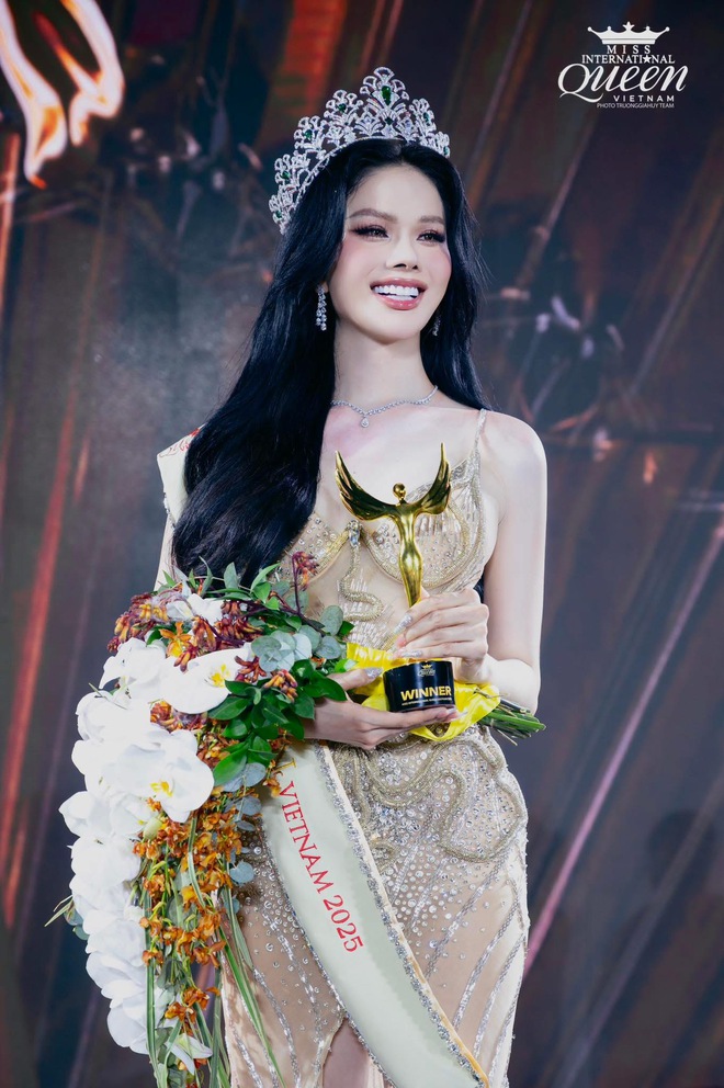 Lộ ảnh trước khi chuyển giới của Hoa hậu Hà Tâm Như, khó tin đây là cùng 1 người!- Ảnh 3.