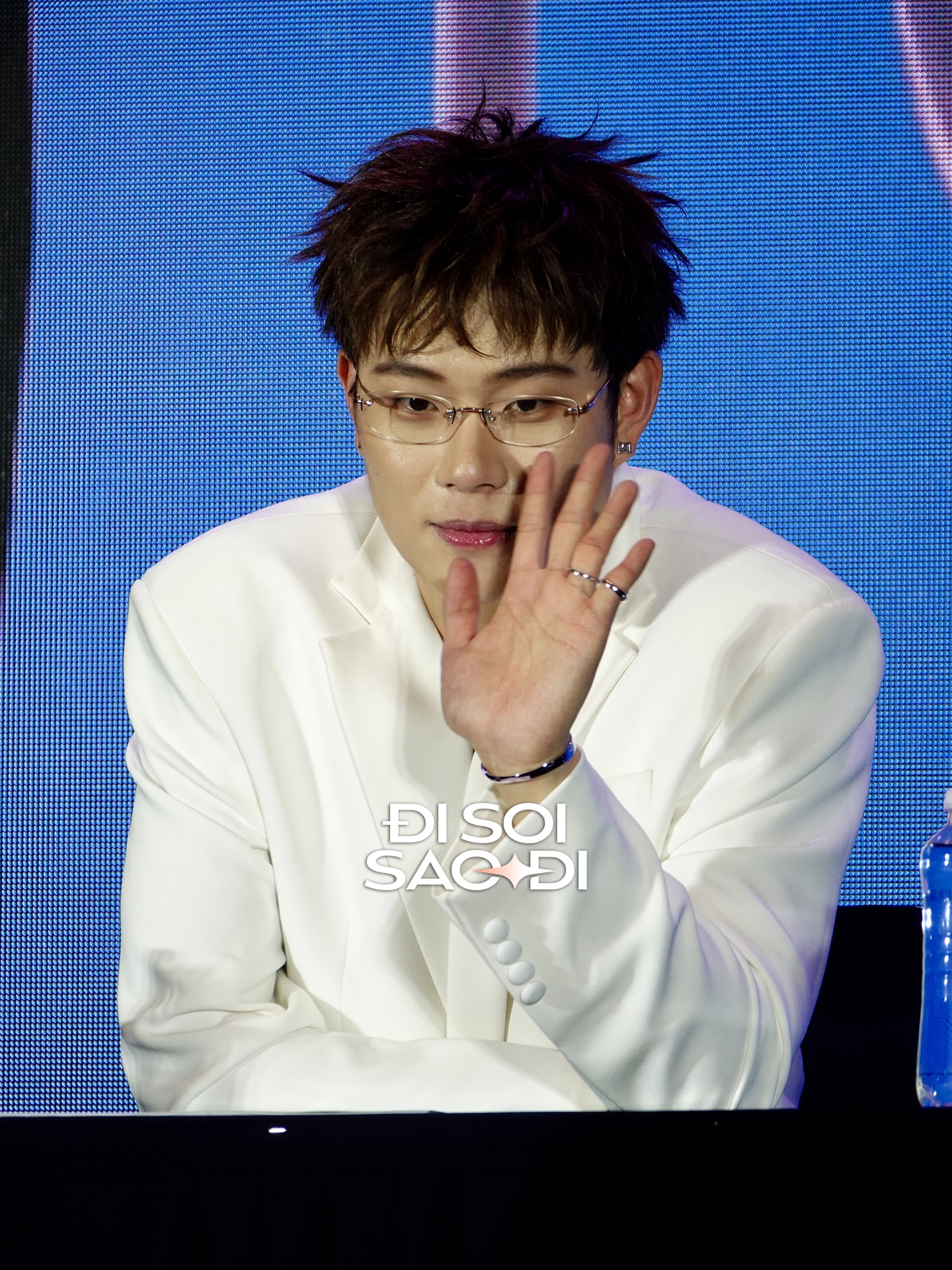 Dương Domic lần đầu lộ diện hậu bị tóm hẹn hò Linh Ka, thái độ ra sao giữa