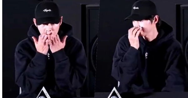 Nóng: Song Joong Ki bật khóc giữa chốn đông người img4882 1736996379512762368846 0 0 530 1011 crop 1736996389248648440478jpeg