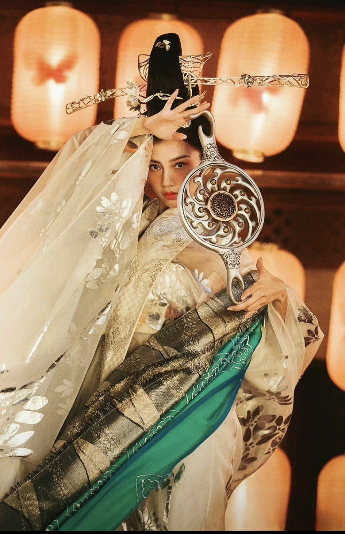 10 kỹ nữ đẹp nhất Trung Quốc: Lưu Thi Thi xếp sau Vương Sở Nhiên, hạng 1 mọi đường nét đều là tuyệt tác- Ảnh 5. 10 kỹ nữ đẹp nhất Trung Quốc: Lưu Thi Thi xếp sau Vương Sở Nhiên, hạng 1 mọi đường nét đều là tuyệt tác- Ảnh 5.