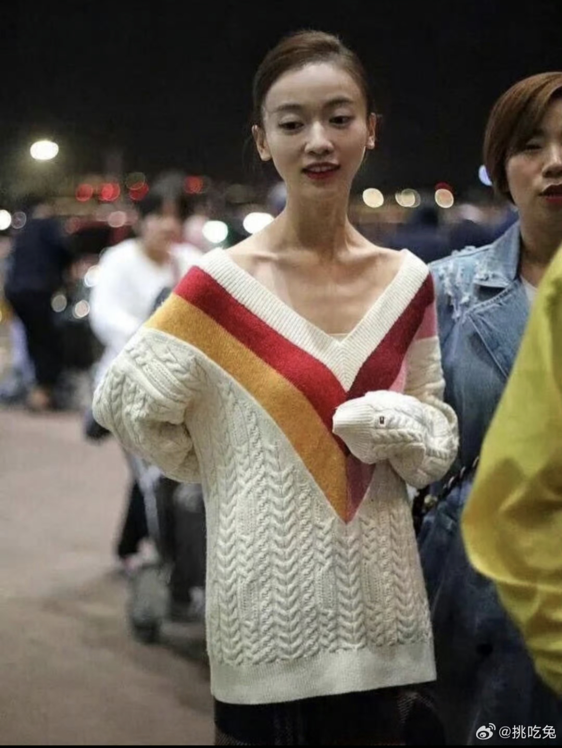 Ai đó hãy cứu lấy Ngô Cẩn Ngôn- Ảnh 7. Ai đó hãy cứu lấy Ngô Cẩn Ngôn- Ảnh 7.