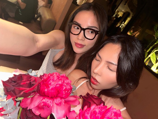 Lóa mắt trước dàn xe sang bạc tỷ của Minh Triệu, dùng đồ hiệu không thua kém ai!- Ảnh 10.