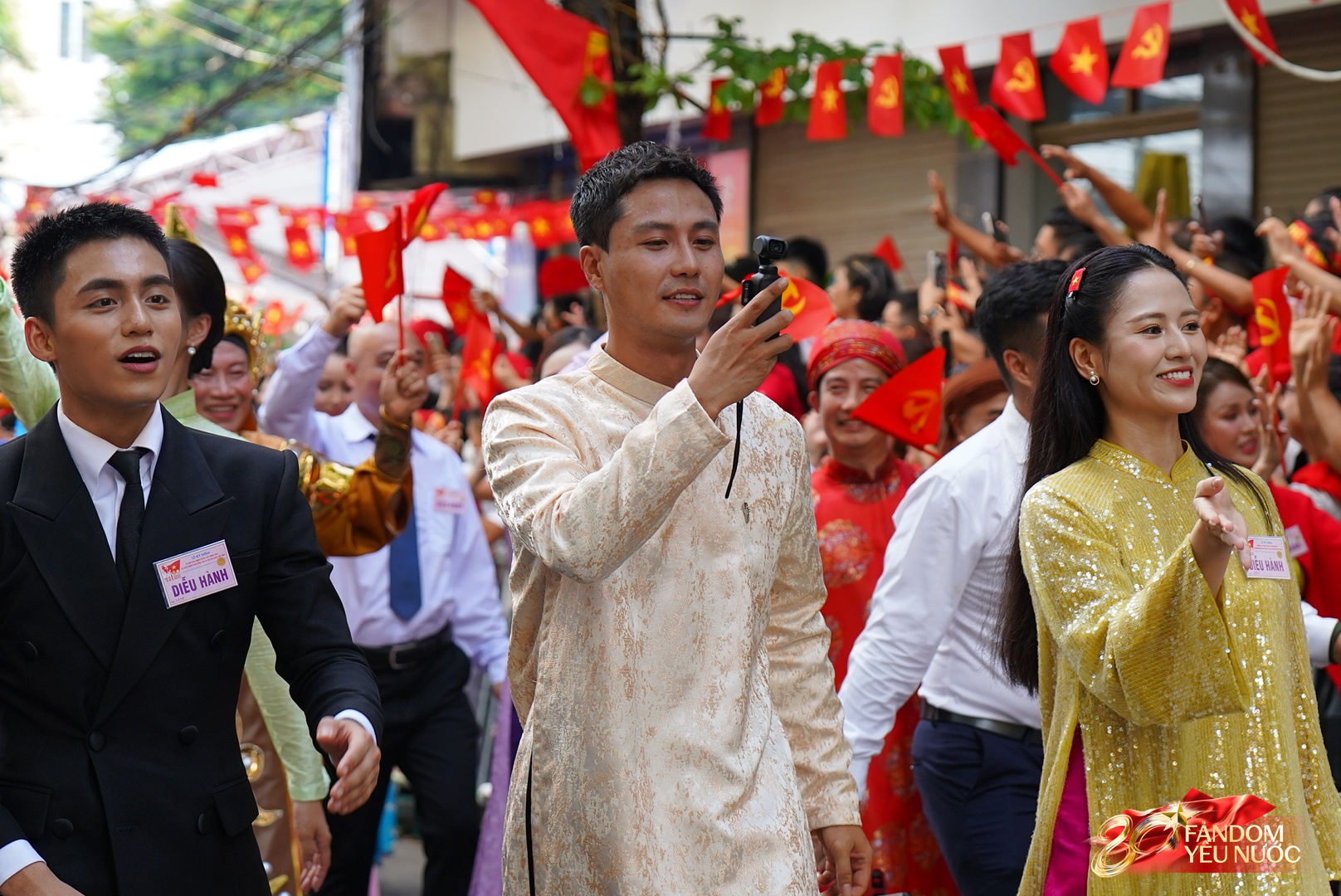 Ảnh nét căng và clip trọn vẹn Khối nghệ sĩ diễu hành 2/9: Quá đẹp, quá rạng rỡ, quá tự hào!- Ảnh 14.