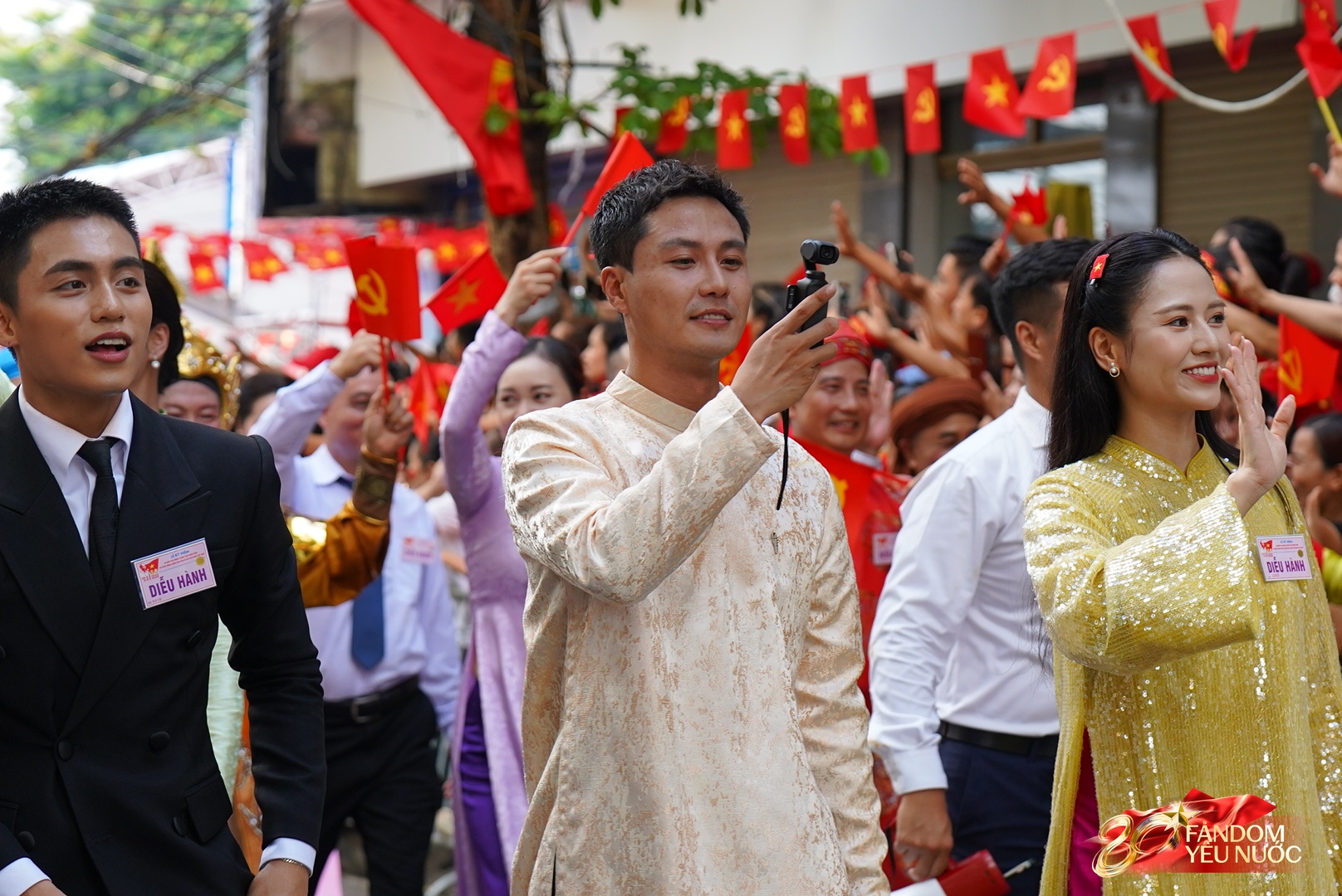 Chỉ đúng 1 hành động, Đen Vâu ẵm ngay điểm 10 tinh tế tại buổi diễu hành A80- Ảnh 5.