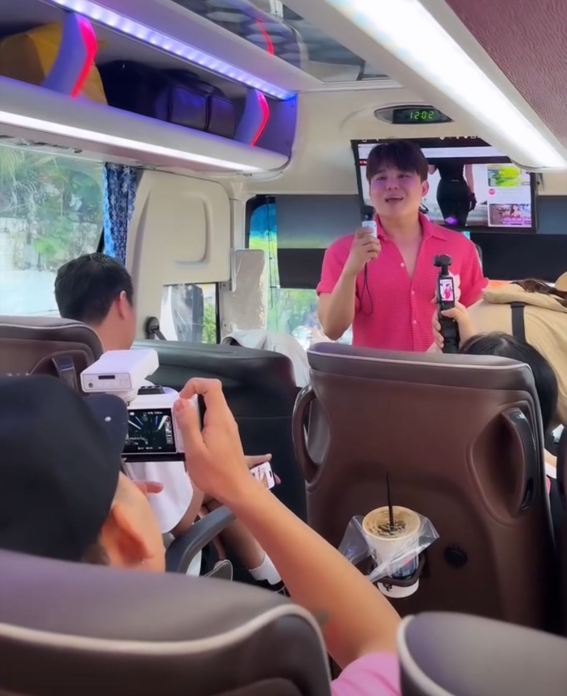 "Tiệc cưới lần 2" của Midu: Cặp đôi phát "vũ trụ cẩu lương", thiếu gia Minh Đạt si mê vợ ra mặt! img5826 1751193917632 17511939181761792589380