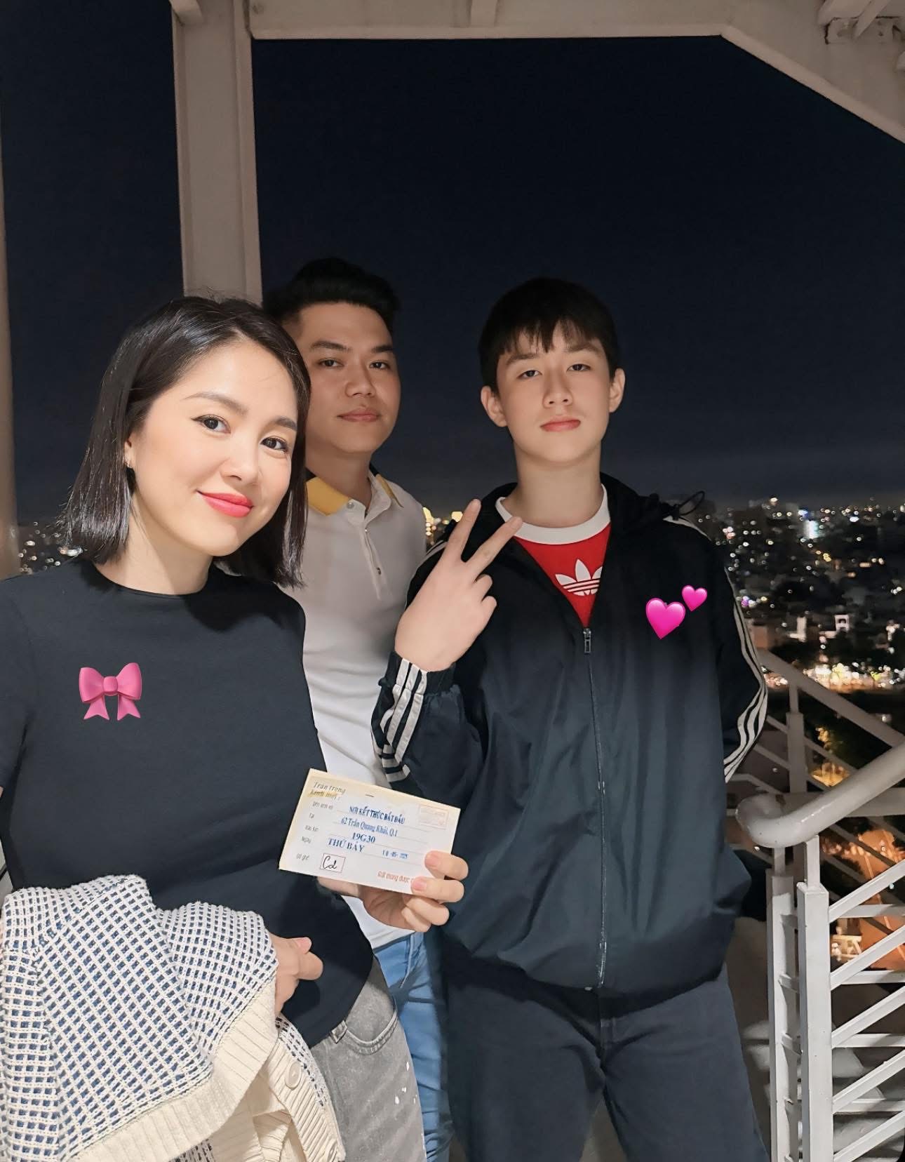 Con trai riêng của Lê Phương gây chú ý với ngoại hình điển trai ở tuổi 13, cao gần 1m8- Ảnh 1.