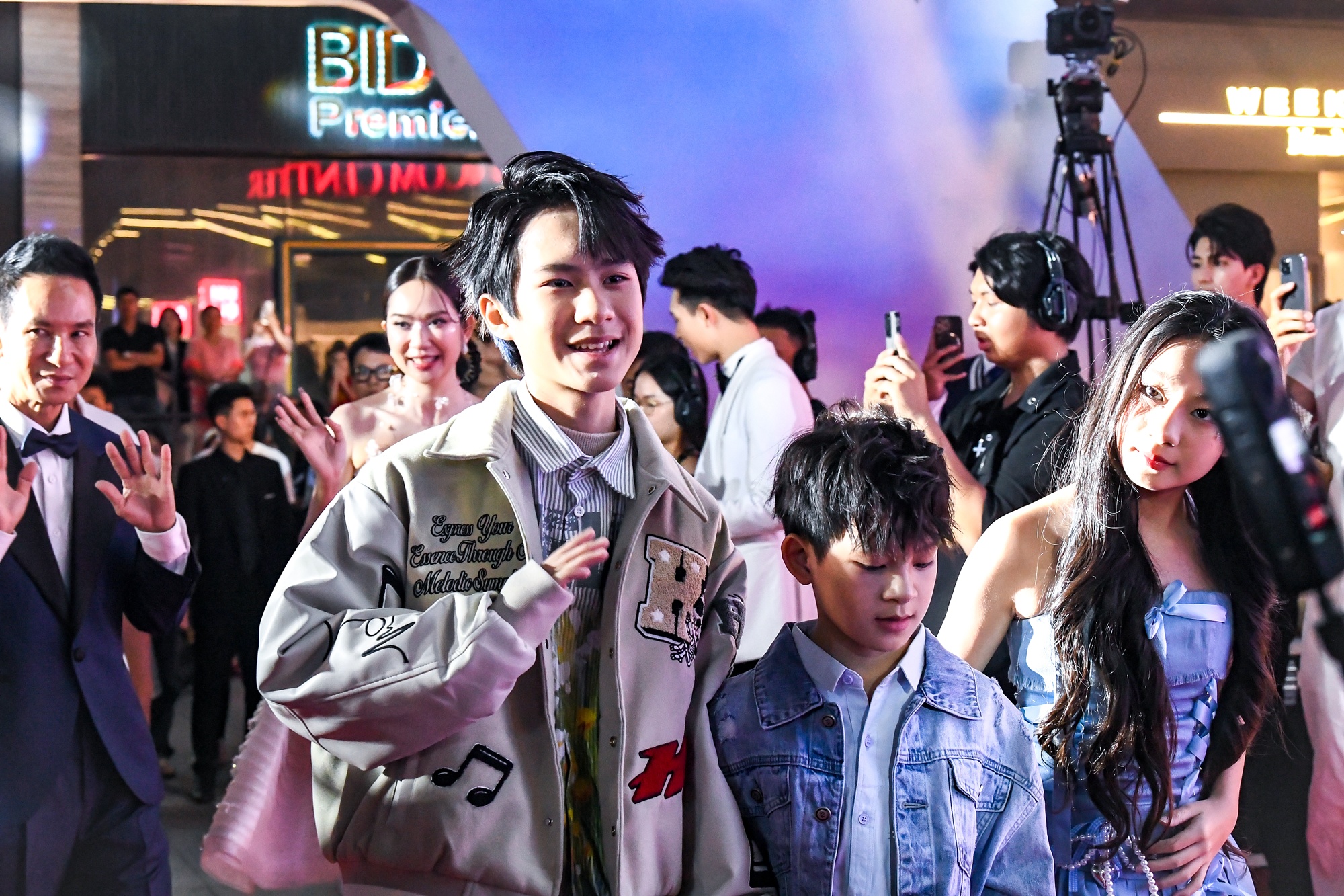 Thảm đỏ hot nhất hôm nay: