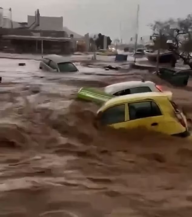 Iceland hứng chịu hàng trăm trận động đất nhỏ, báo hiệu cơn thịnh nộ lớn- Ảnh 2.