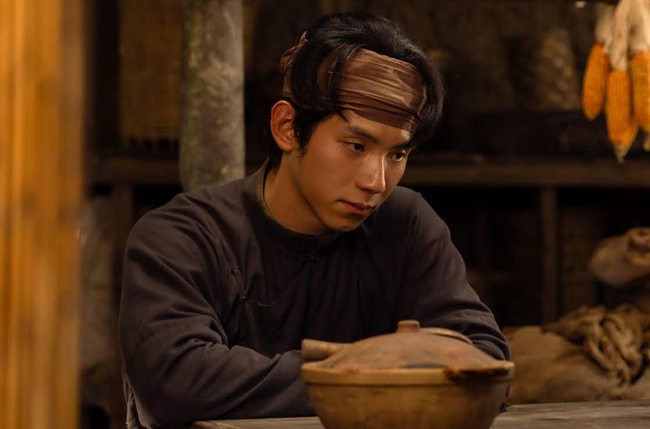 10 lần phim Việt chọn sai nam chính: Mạnh Trường vừa thô vừa sến, hạng 1 ai xem cũng thấy xấu hổ giùm- Ảnh 1.