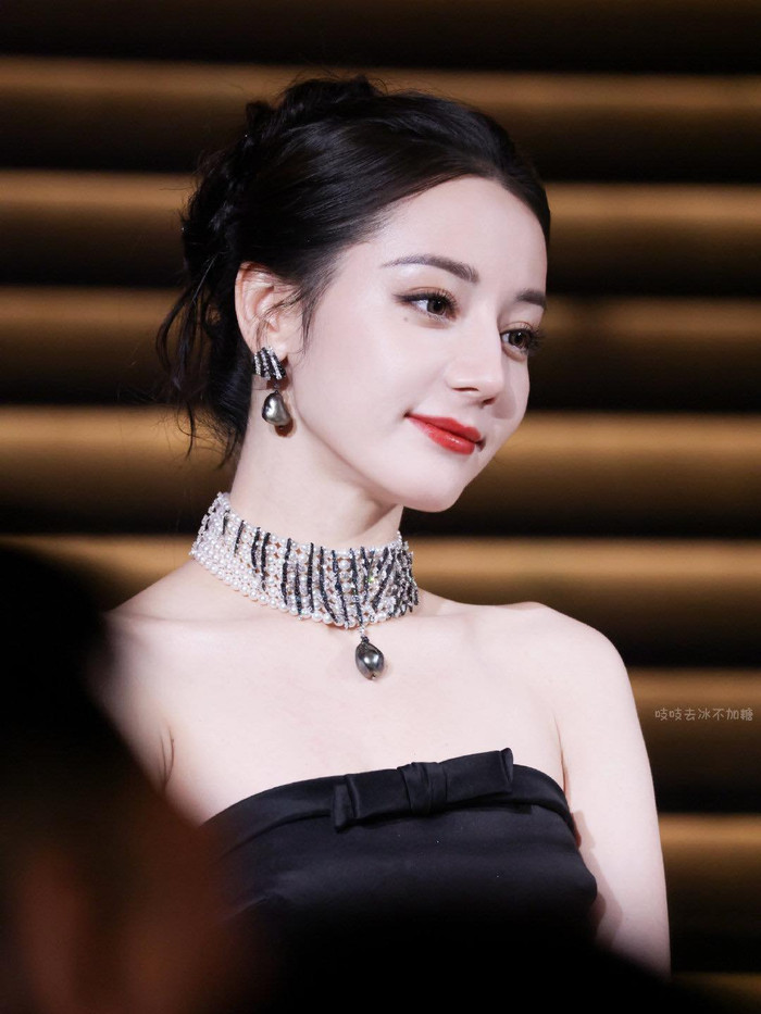 10 nữ diễn viên giàu nhất Trung Quốc 2025: Dương Mịch xếp sau Triệu Lệ Dĩnh, lướt tới hạng 1 mà nghi ngờ nhân sinh- Ảnh 6.