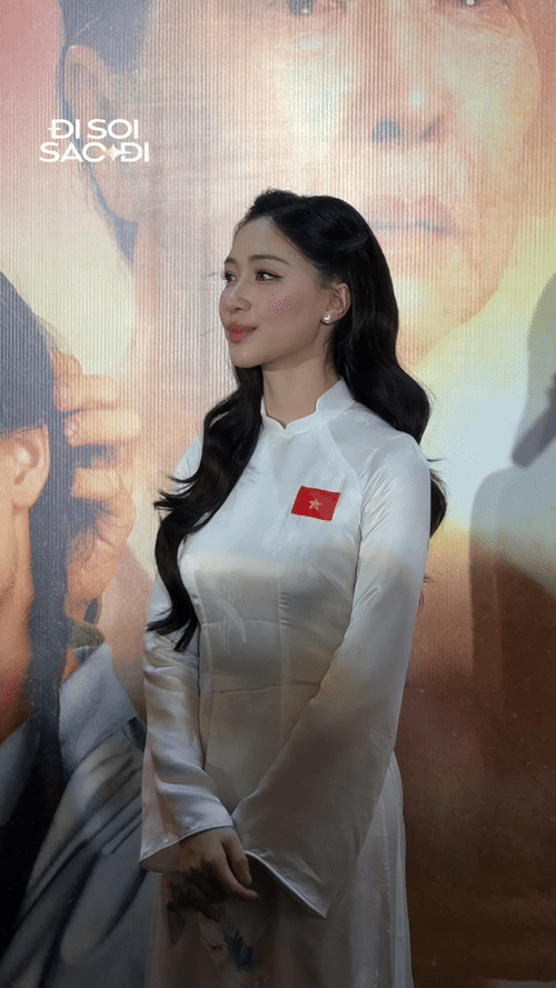 Chi Pu, Tiểu Vy, MONO... chia sẻ mất mát với Hòa Minzy giữa sự kiện, nữ ca sĩ bật khóc trong vòng tay gia đình Hoa Dâm Bụt- Ảnh 2. Chi Pu, Tiểu Vy, MONO... chia sẻ mất mát với Hòa Minzy giữa sự kiện, nữ ca sĩ bật khóc trong vòng tay gia đình Hoa Dâm Bụt- Ảnh 2.