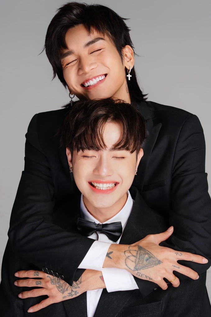 Sao nam Vbiz cầu hôn bạn trai ngoài ngành sau 12 năm hẹn hò?- Ảnh 1.