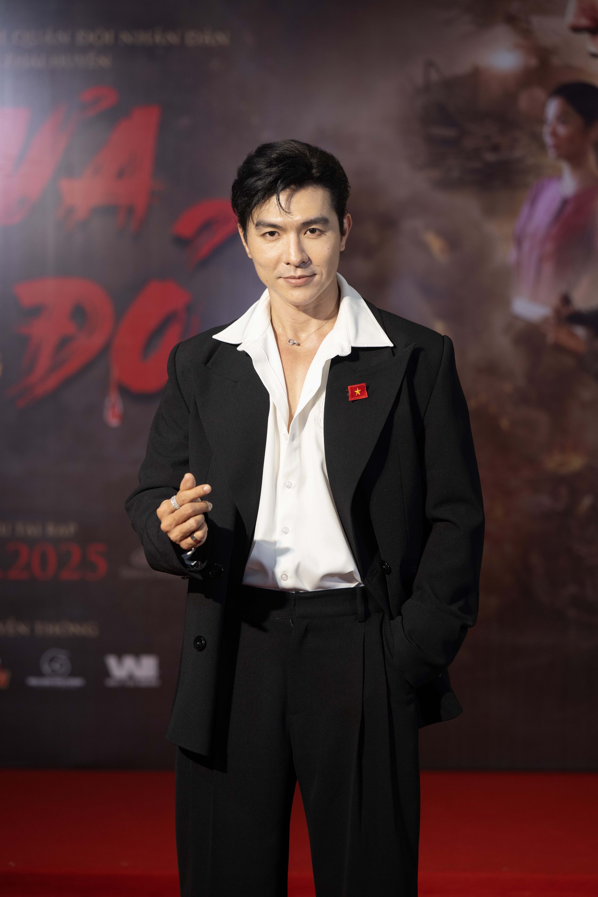 Thảm đỏ hot nhất hôm nay: Hòa Minzy “xinh sang slay” kịch trần, 1 mỹ nam đẹp phát sáng lấn lướt cả dàn sao- Ảnh 10.