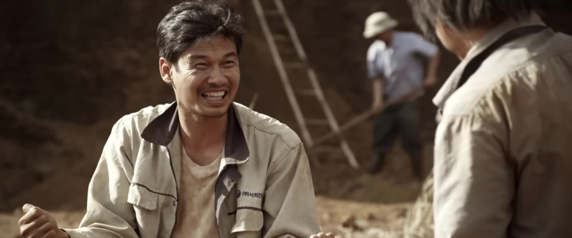 Ngôi sao duy nhất đóng cả 8 phần Lật Mặt: Đại gia ngầm sở hữu hàng loạt căn hộ ở Quận 1, lấy vợ kém 26 tuổi- Ảnh 2.