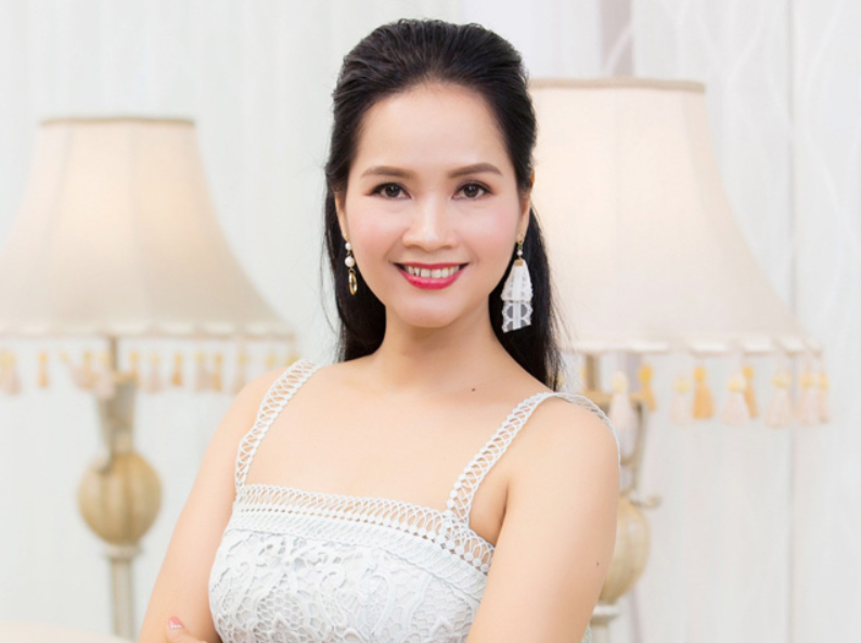 Nữ diễn viên chụp ảnh cùng Cục trưởng Xuân Bắc ở Tổng hợp luyện A80 là ai mà viral khắp MXH?- Ảnh 6.