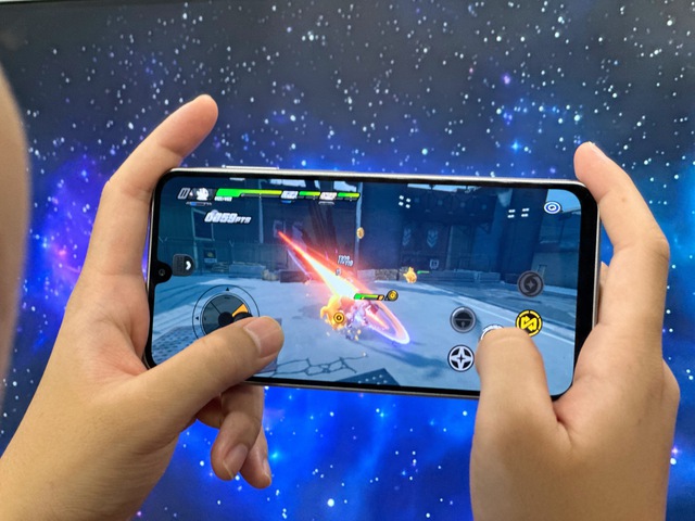 Trải nghiệm Samsung Galaxy A17 5G: Hợp lý - hợp ví - hợp để… “làm tí game”- Ảnh 2.