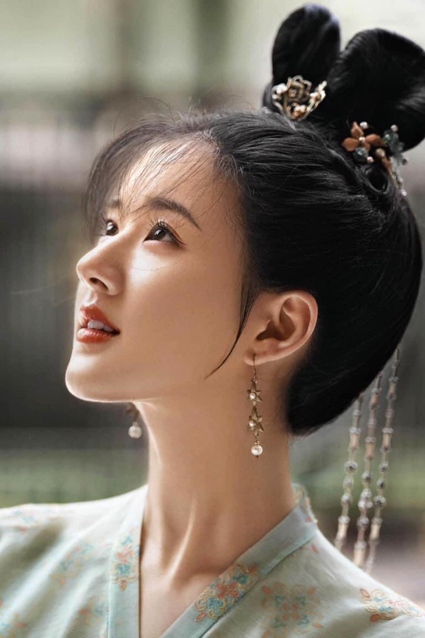 10 mỹ nhân có góc nghiêng đẹp nhất Trung Quốc: Triệu Lộ Tư bét bảng, hạng 1 nhan sắc “thượng hạng 5 sao”- Ảnh 1.