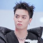 Cổ Negav có hình gì nhạy cảm tới mức bị nhà đài che mờ khi lên sóng Anh Trai Say Hi? img7599 1758385584083 1758385584397271359288 0 0 1047 2000 crop 17583856917971594169066jpg