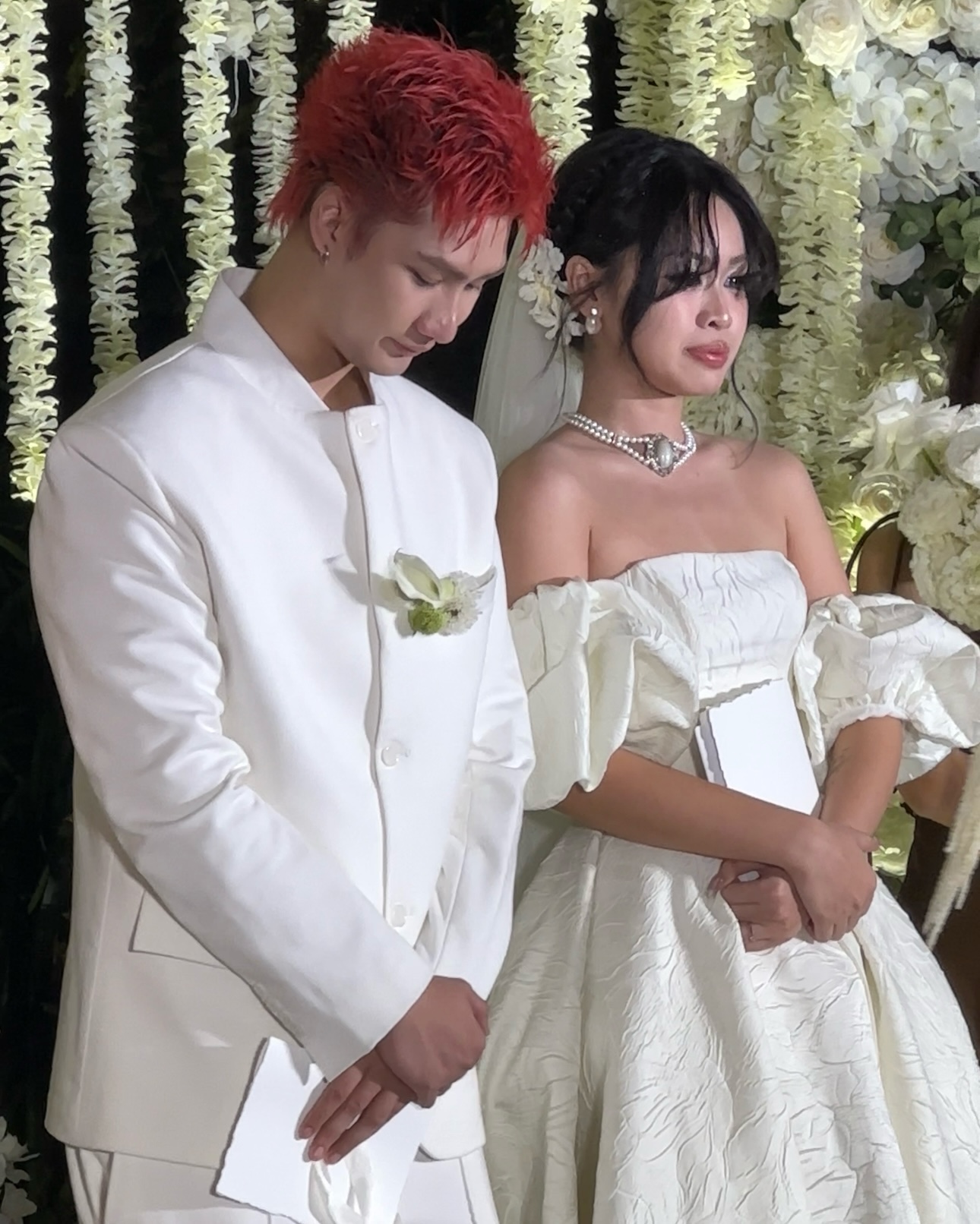 Cặp đôi Vbiz sáng tung ảnh cầu hôn, tối tổ chức ngay lễ cưới: Hình ảnh hiếm hoi của dâu rể được hé lộ!- Ảnh 4.