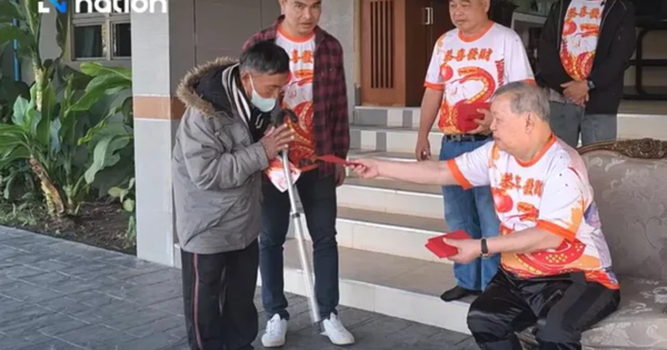 Triệu phú phát gần 2 tỷ tiền lì xì cho người dân img7827 17381140926131080107658 941 0 1747 1290 crop 17381141035921701048528png