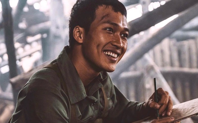 Hoá ra vai chính Mưa Đỏ suýt về tay nam diễn viên này, biết danh tính ai cũng đồng tình “đạo diễn sáng suốt quá”- Ảnh 5. Hoá ra vai chính Mưa Đỏ suýt về tay nam diễn viên này, biết danh tính ai cũng đồng tình “đạo diễn sáng suốt quá”- Ảnh 5.