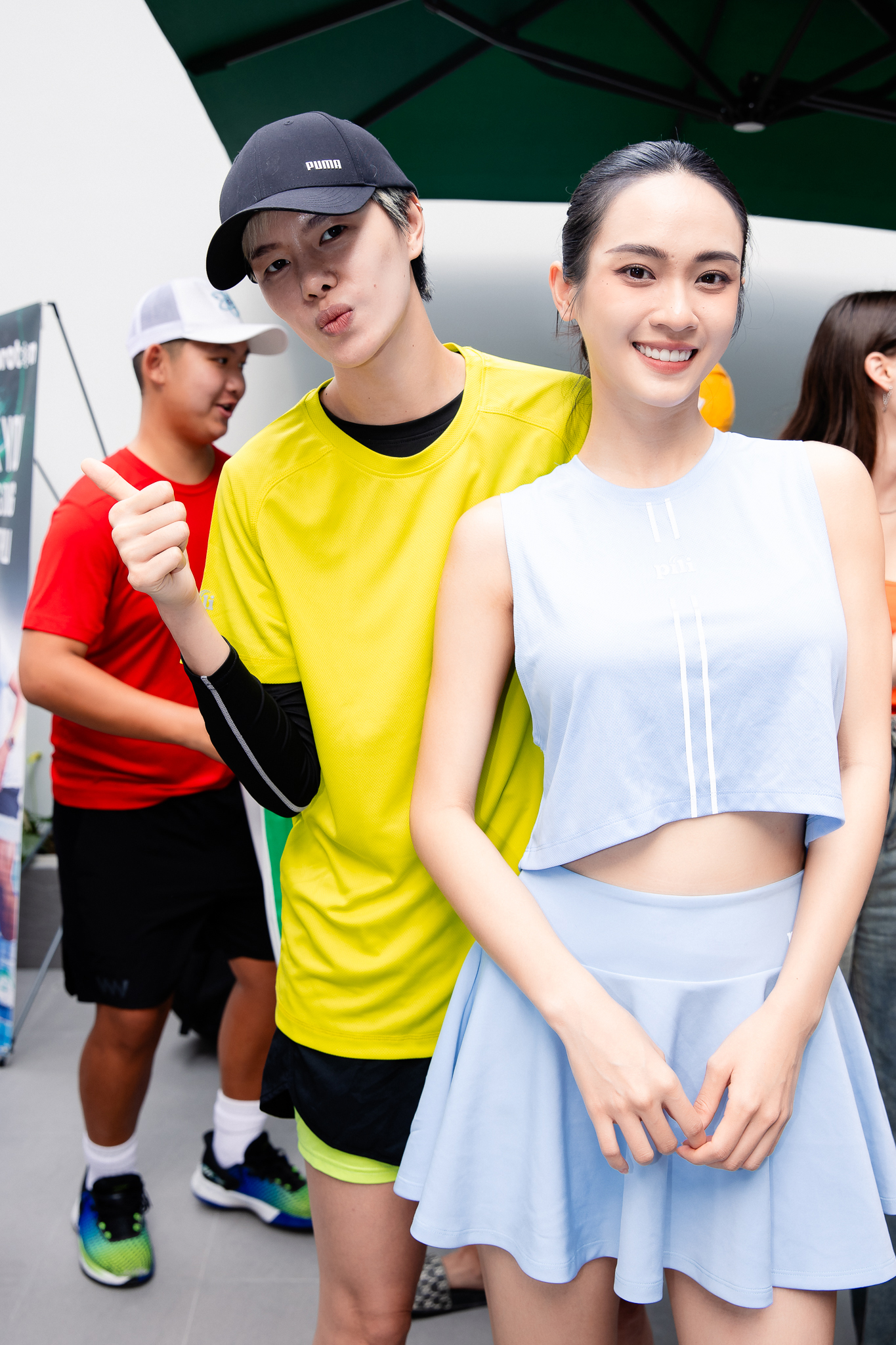 2 sao nữ bị tóm cảnh thân mật, 1 Á hậu Việt lộ nhan sắc thật bên