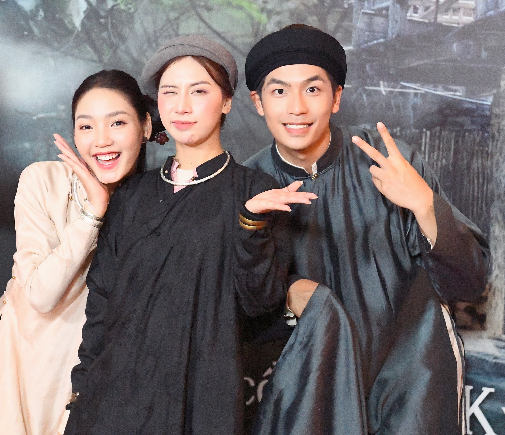 Được yêu cầu so sánh Trấn Thành và Victor Vũ, bà xã Anh Đức trả lời cực khéo mát lòng cả đôi bên- Ảnh 10.