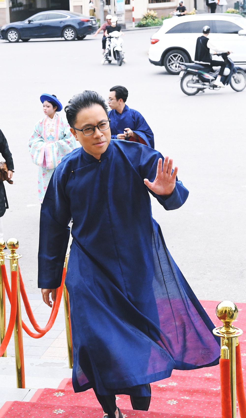 Được yêu cầu so sánh Trấn Thành và Victor Vũ, bà xã Anh Đức trả lời cực khéo mát lòng cả đôi bên- Ảnh 5.