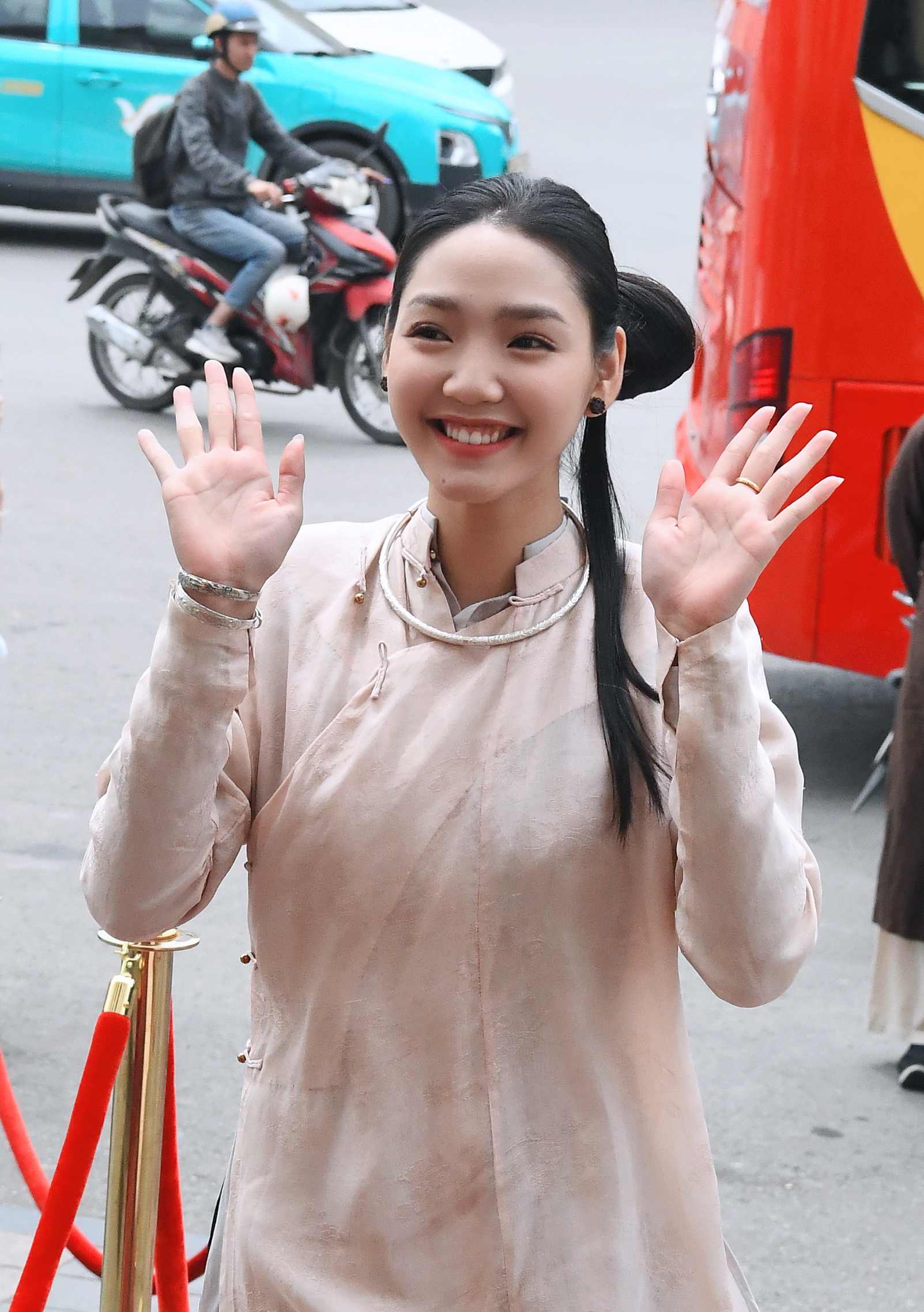 Được yêu cầu so sánh Trấn Thành và Victor Vũ, bà xã Anh Đức trả lời cực khéo mát lòng cả đôi bên- Ảnh 9.