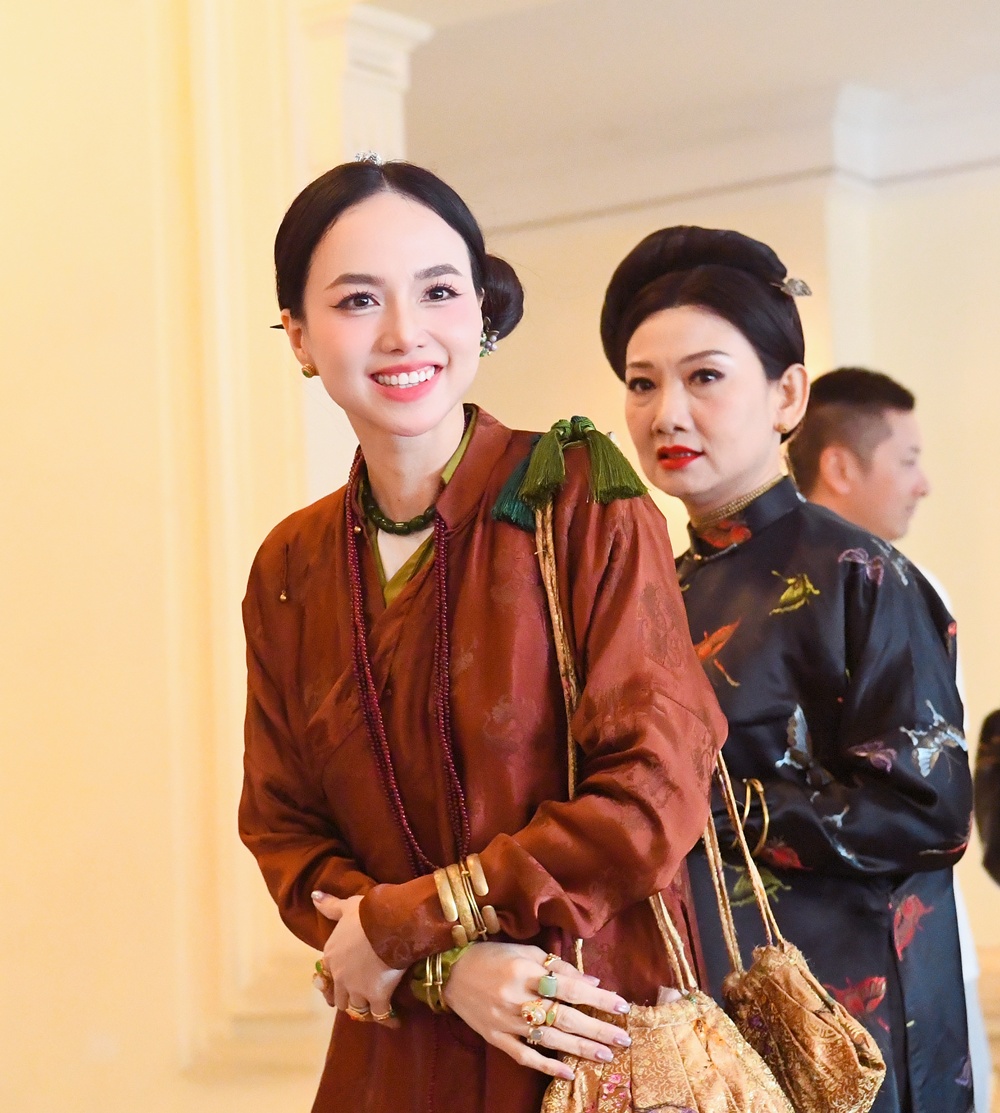 Được yêu cầu so sánh Trấn Thành và Victor Vũ, bà xã Anh Đức trả lời cực khéo mát lòng cả đôi bên- Ảnh 6.