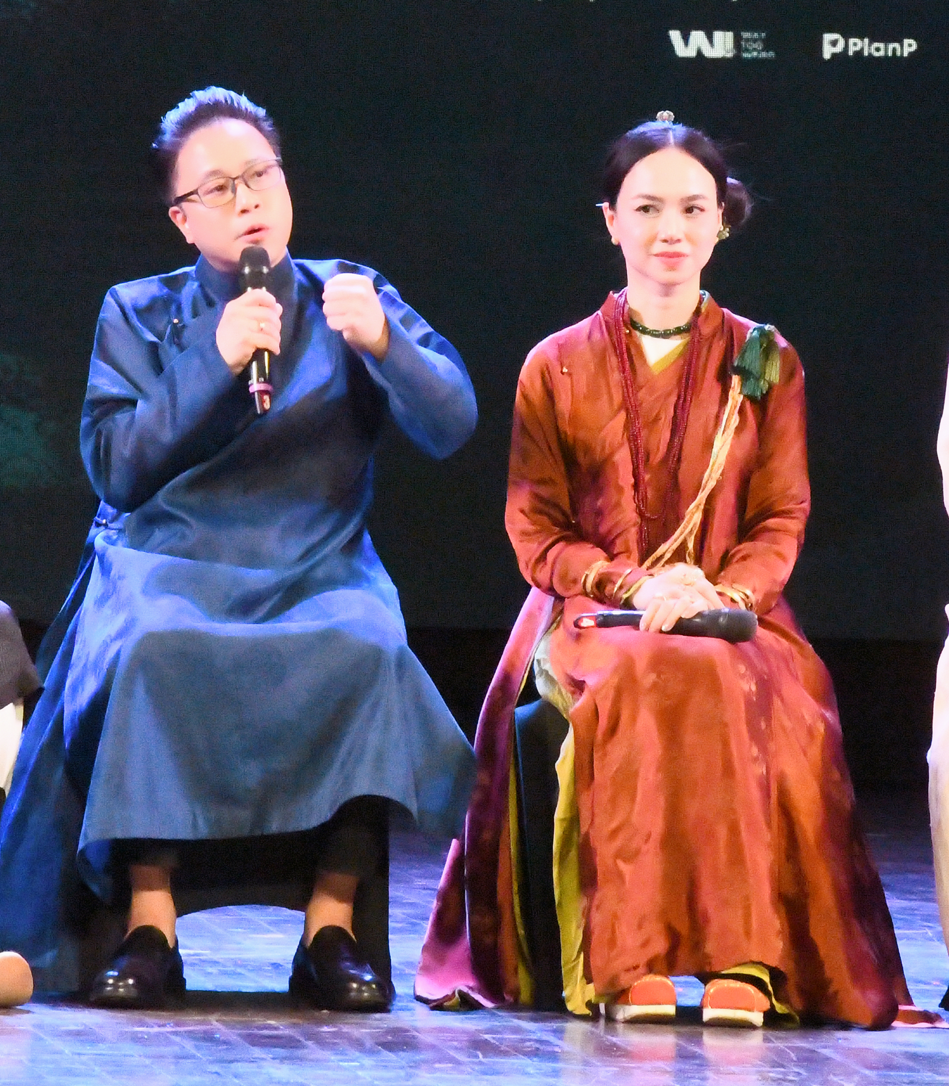 Được yêu cầu so sánh Trấn Thành và Victor Vũ, bà xã Anh Đức trả lời cực khéo mát lòng cả đôi bên- Ảnh 12.