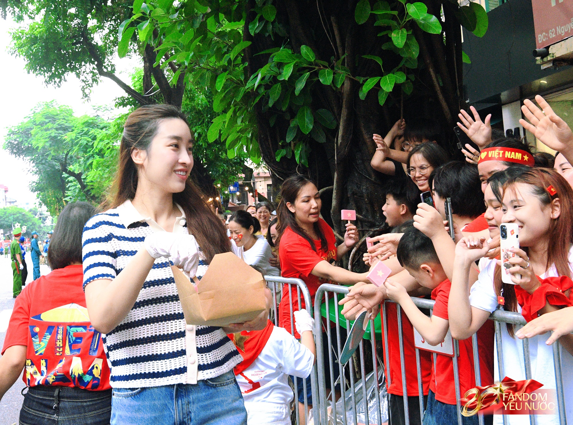 Dàn sao tại buổi sơ duyệt Đại lễ 2/9: Đen Vâu có hành động đẹp, Tiểu Vy - Lương Thùy Linh rạng rỡ qua camera thường- Ảnh 8.