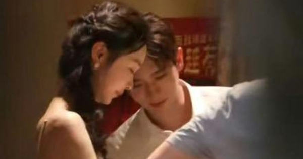 Tóm dính cặp đôi ngôn tình thân mật giữa nơi đông người: Bôi kem lên mũi nhau, cả MXH điên tiết ném đá img9338 1754759012968599628899 180 0 411 442 crop 17547590215101695224770jpeg