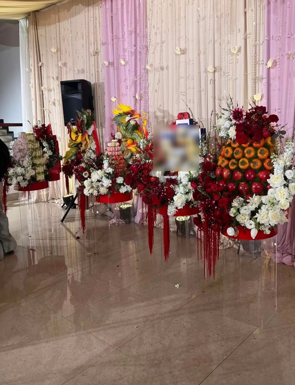 Thêm ảnh bên trong lễ ăn hỏi Phương Nhi và thiếu gia Vingroup được hé lộ, nhìn chi tiết này hiểu rõ tâm ý nhà trai!- Ảnh 1. Thêm ảnh bên trong lễ ăn hỏi Phương Nhi và thiếu gia Vingroup được hé lộ, nhìn chi tiết này hiểu rõ tâm ý nhà trai!- Ảnh 1.