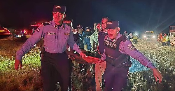 Máy bay chở một ca sĩ nổi tiếng rơi xuống biển img9801 17423057456921906552331 0 0 396 634 crop 17423057509371986565165jpeg