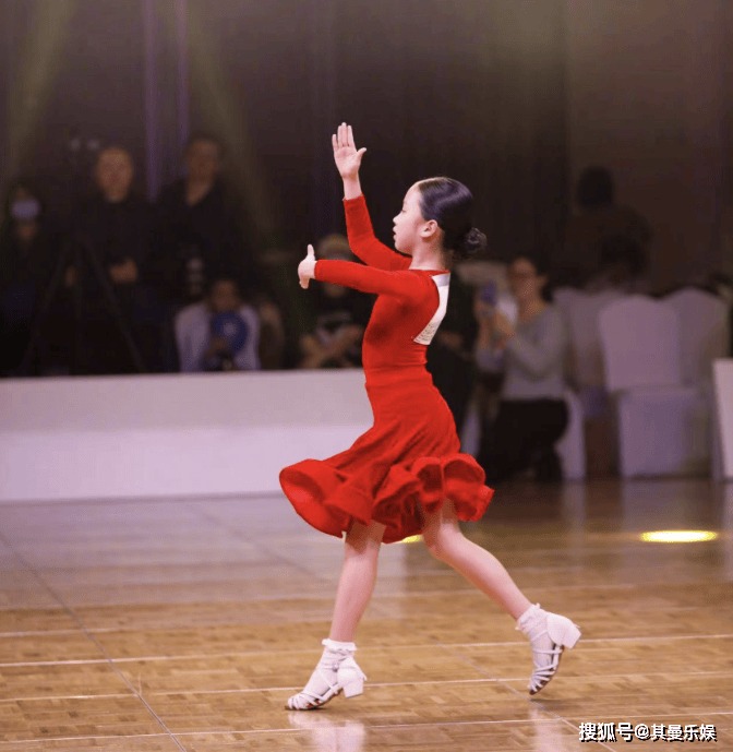 Dàn nhóc tì nổi đình nổi đám nhà sao: Sở hữu