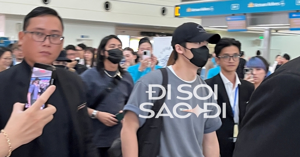 "Chồng iu" Hứa Quang Hán khoe cơ bắp rắn rỏi chào tạm biệt fan Việt, mỹ nhân xứ Đài lộ dấu hiệu mệt mỏi ở sân bay img9945 1758763499609 1758763499914161166877 1198 0 2245 2000 crop 17587638048881148563854jpg