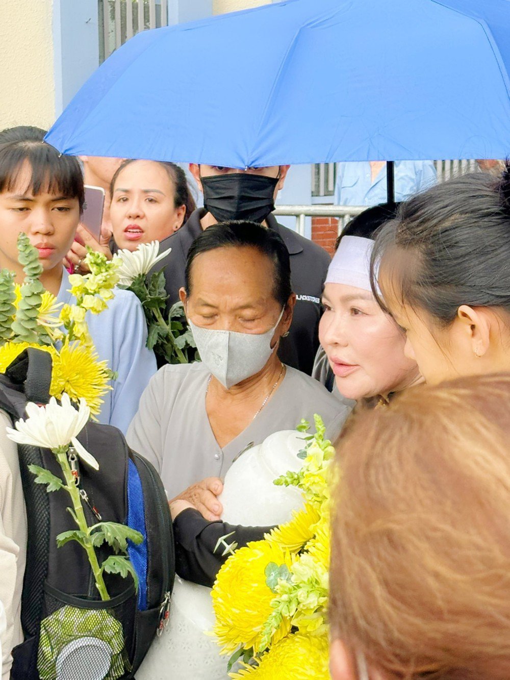 Lễ thủy táng Quý Bình - 2