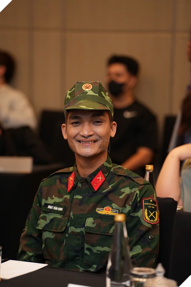 Diễn viên Mạc Văn Khoa