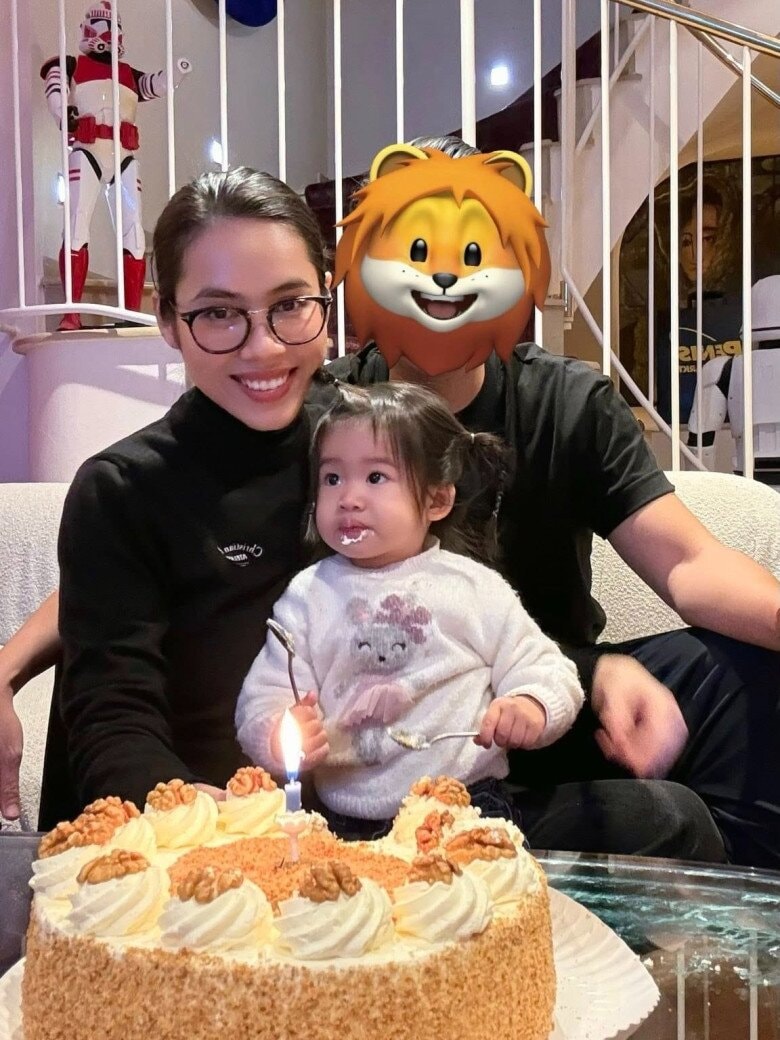 Bí mật muốn giấu kín của Á hậu Việt có con với chồng Việt kiều hơn 2 tuổi, vừa gặp đã muốn cưới- Ảnh 2.