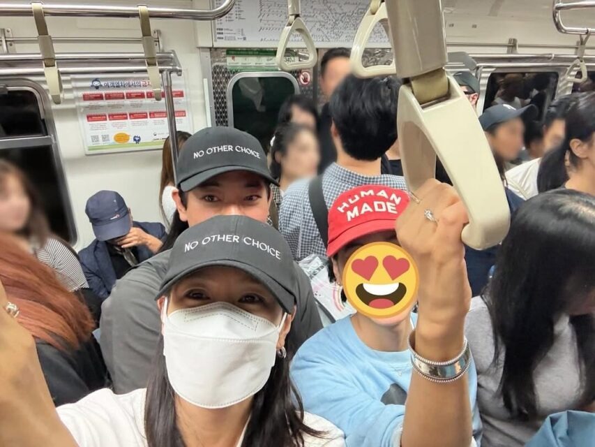 Son Ye Jin cũng có ngày đi tàu điện ngầm, nghèo đến thế này rồi sao?- Ảnh 1. Son Ye Jin cũng có ngày đi tàu điện ngầm, nghèo đến thế này rồi sao?- Ảnh 1.