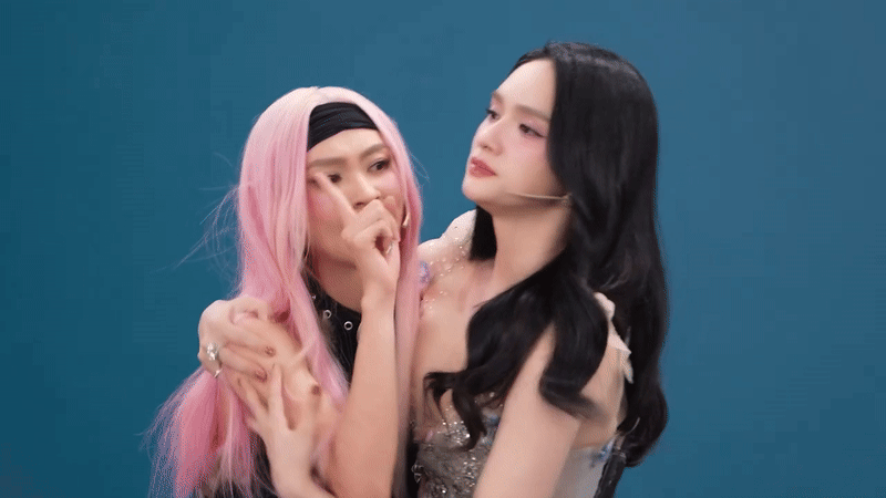 Căng: Một nàng hậu nổi nóng, chỉ tay vào đàn chị quát lớn