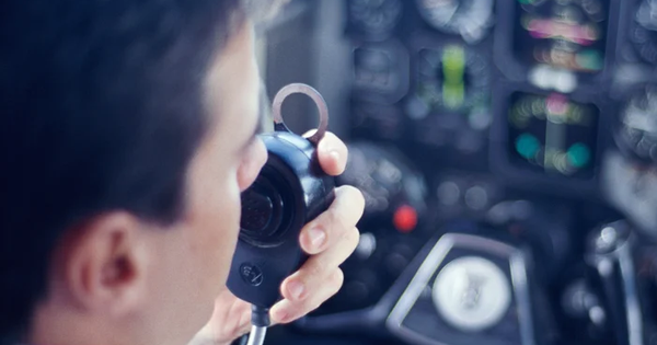 Không phải SOS, vì sao phi công luôn hét từ 'Mayday' ba lần khi máy bay gặp nạn? intro 1738133088 17387499844291878829670 1738815202669 1738815202735269088111 0 0 438 701 crop 17388152313782010051320png